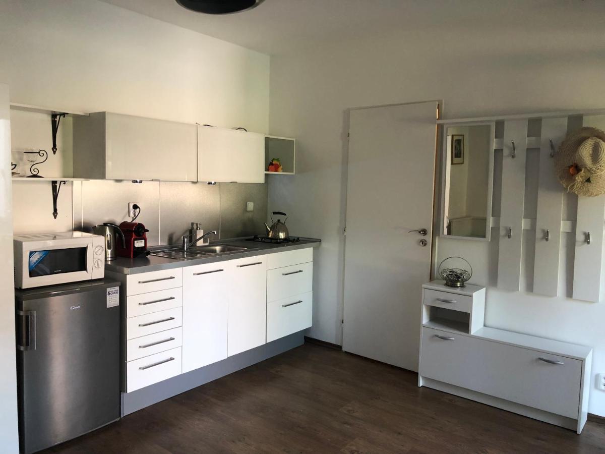 Apartman U Jezirka Velke Prilepy Bagian luar foto